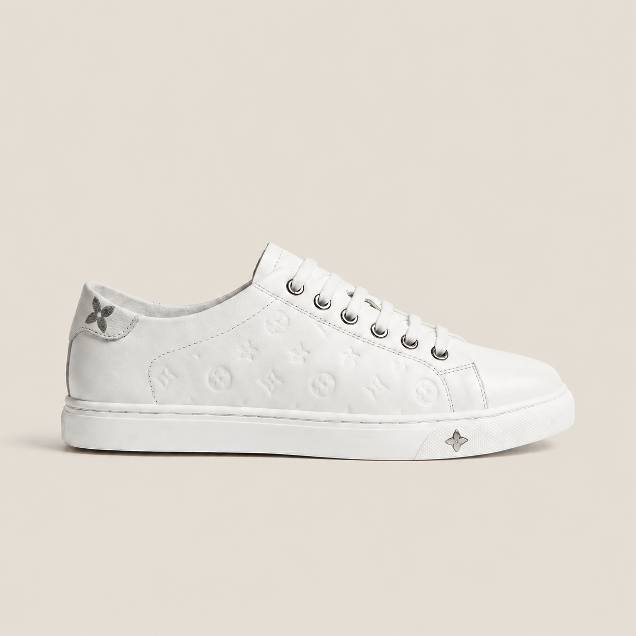 MONOGRAM WHITE